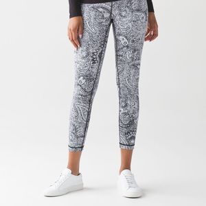 Lululemon size 4 paisley pants